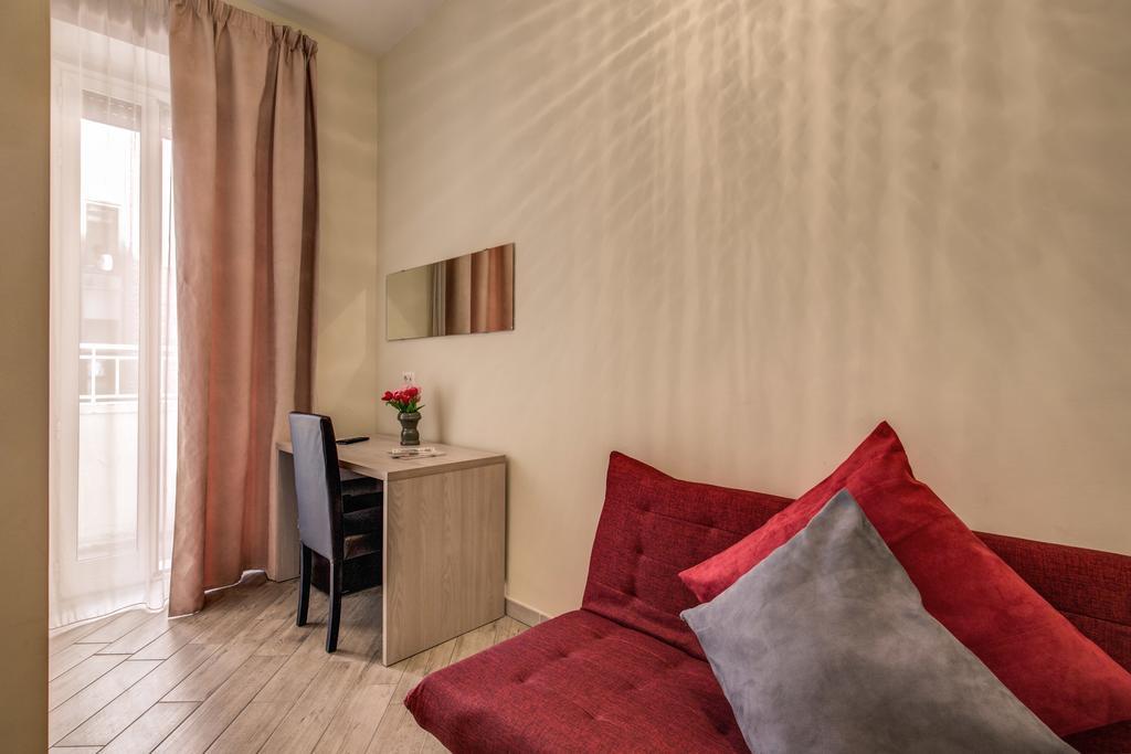 Готель Roma 41 Екстер'єр фото