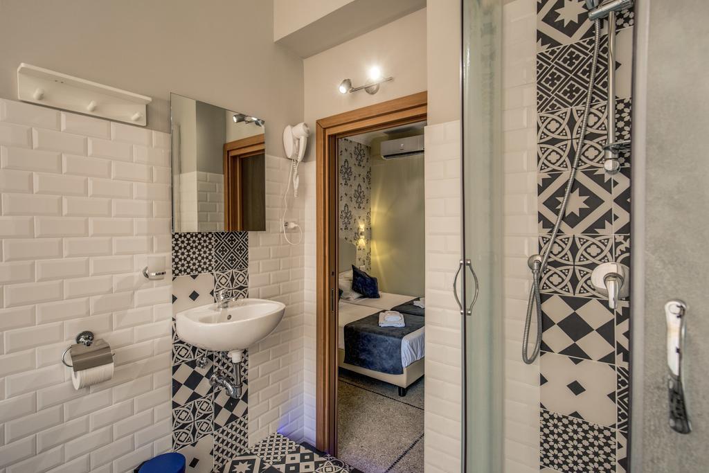 Готель Roma 41 Екстер'єр фото