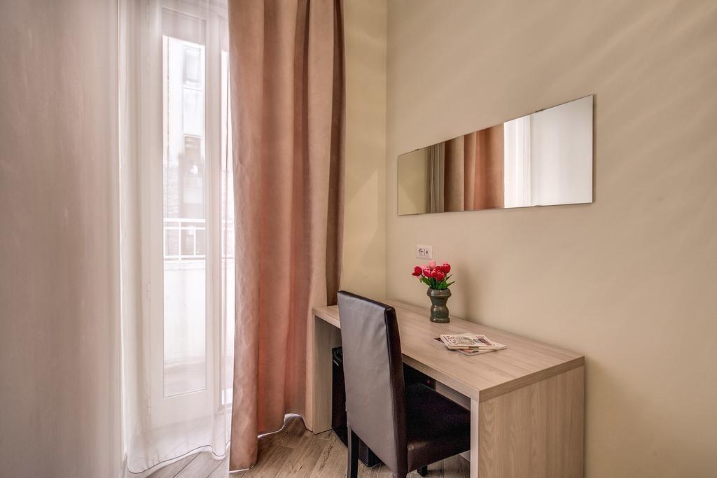 Готель Roma 41 Екстер'єр фото
